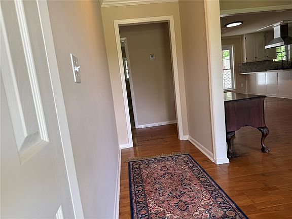 4th image of 5221 Lee Road 391