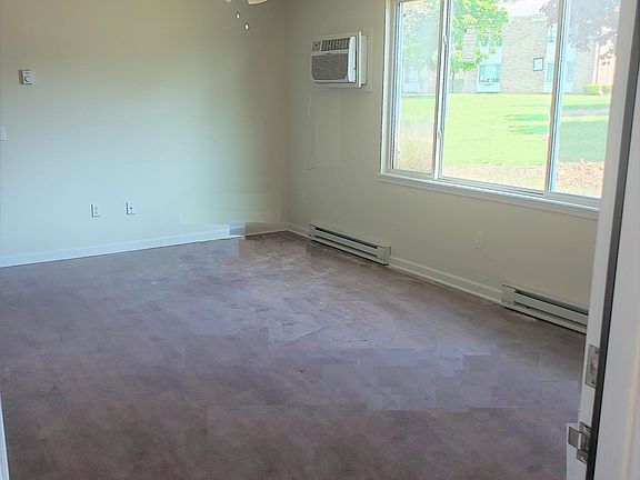 Over 18ft of Living Room