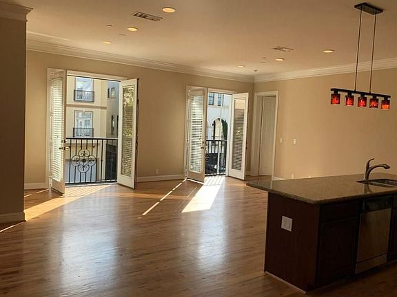 5th image of 314 W Bell St APT 201