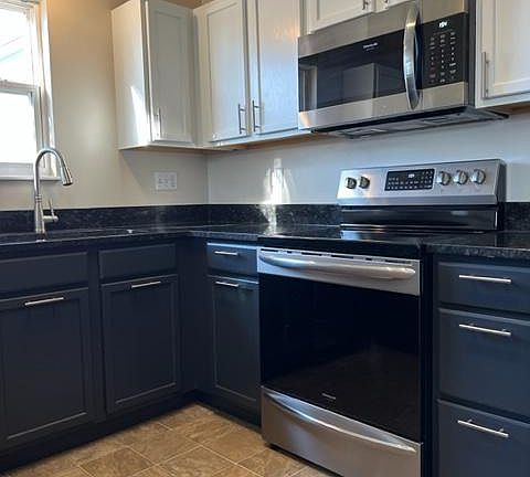 Granite countertops.