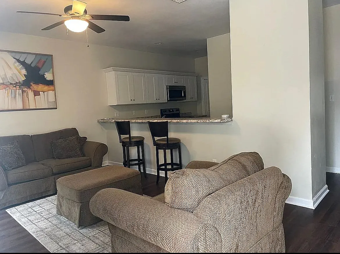 4 bed, 1373 sqft, $1,850 — Photo 3