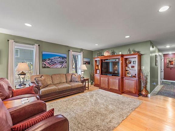 2nd image of 420 Oselka Dr Suite 113