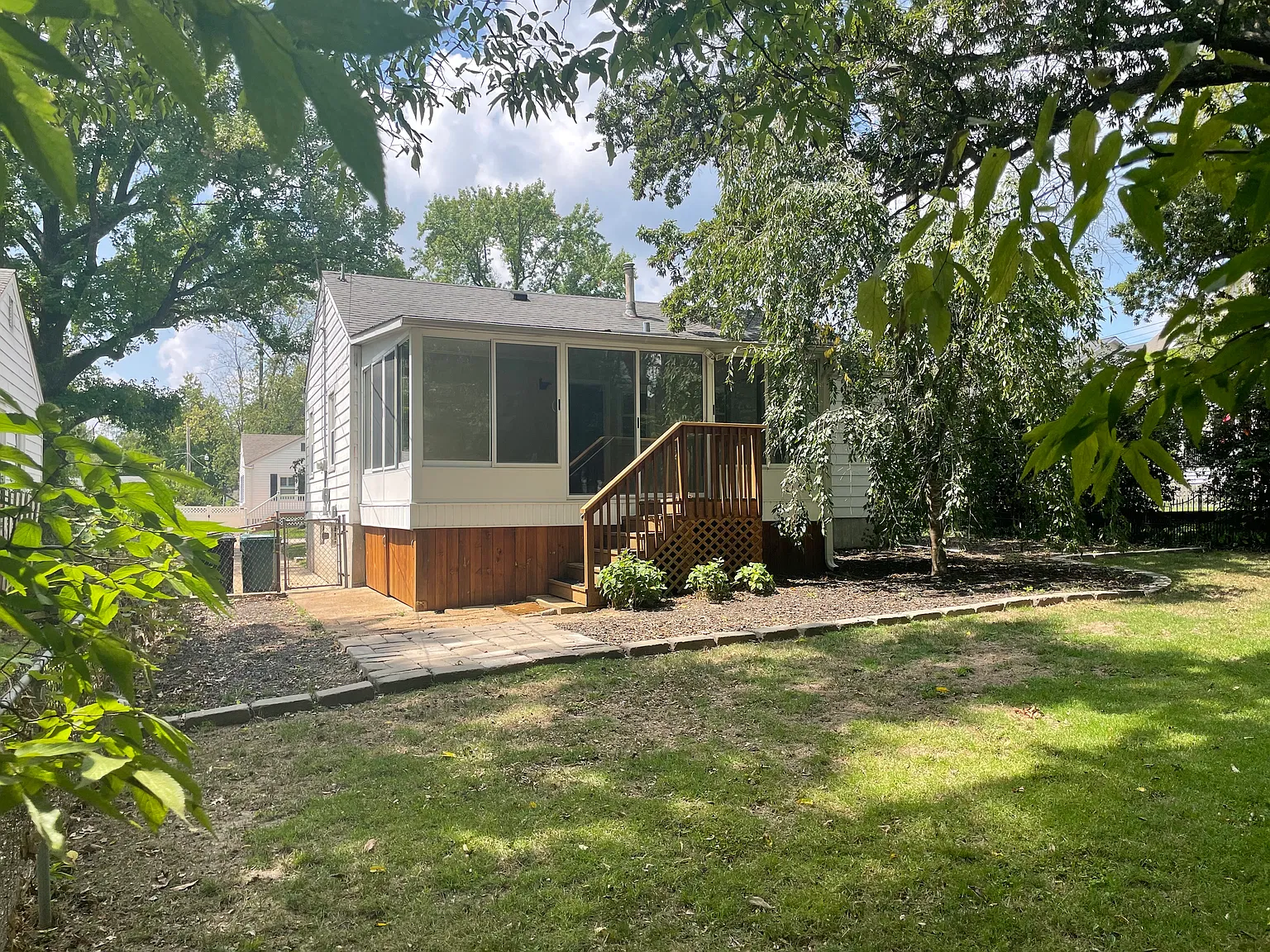 2 bed, 1068 sqft, $1,800 — Photo 3