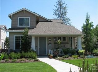 61566 Devils Lake Dr, Bend, OR 97702