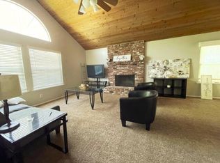 6145 N Callisch Ave, Fresno, CA 93710