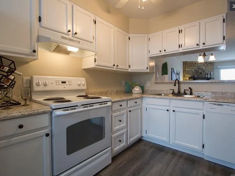 9505 W Coal Mine Ave #D — Photo 3
