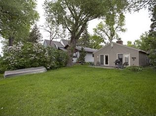229 Peninsula Rd, Plymouth, MN 55441