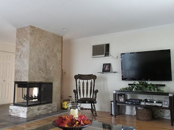 5th image of 392 Tysens Ln