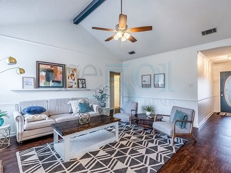 116 Tiffany Cir — Photo 6