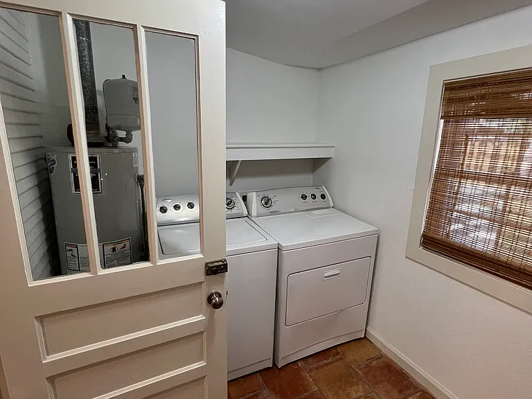 517 W Maple St — Photo 7