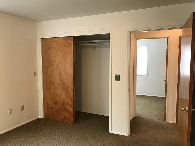 75 Clover View Ct #LWR — Photo 7