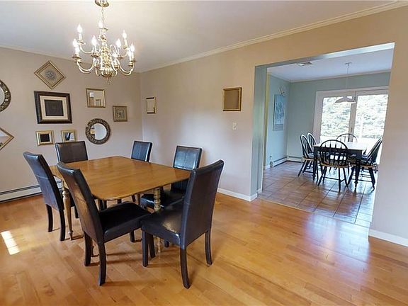5th image of 37 High Meadow Ln
