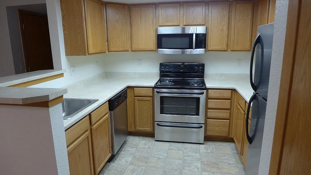 Building Photo - 2802 Sundown Ln #J101