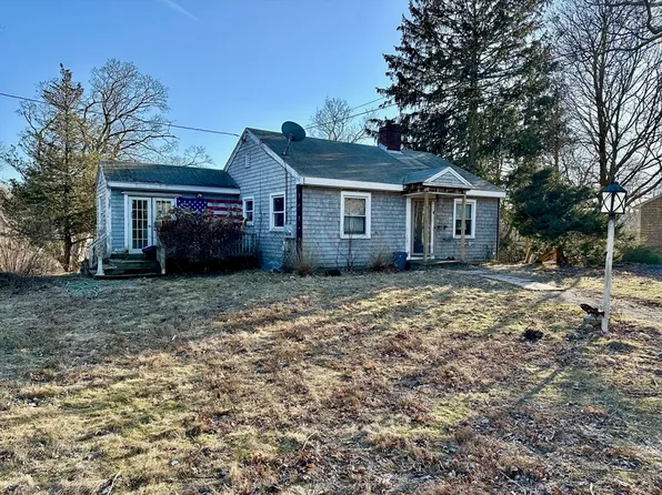 4 Hillcrest Rd, Kingston, MA 02364