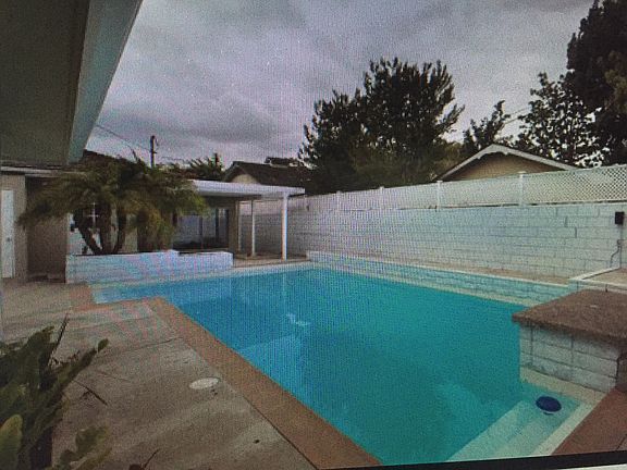 2nd image of 3962 Cedar Ave.