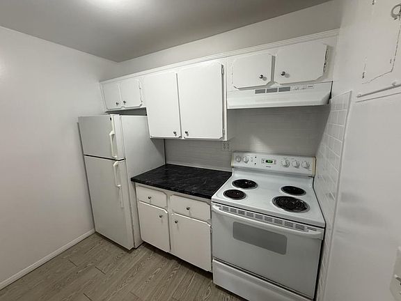 4th image of 37 Rome Ave