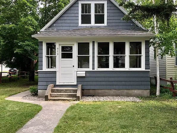 919 6th St, International Falls, MN 56649
