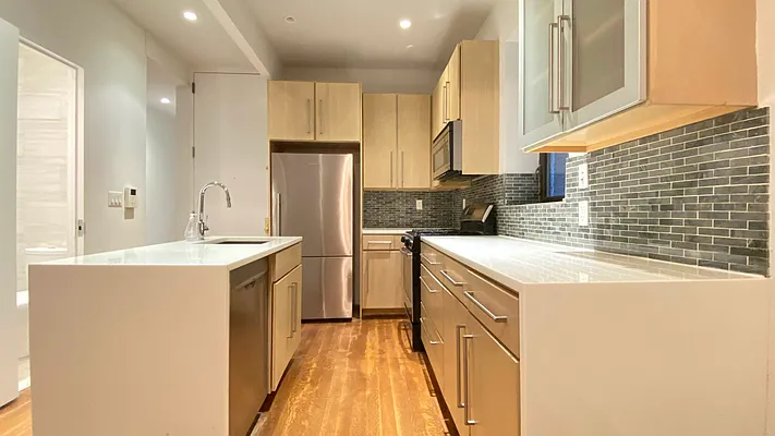 Rented by Portman Realty Corp | media 14