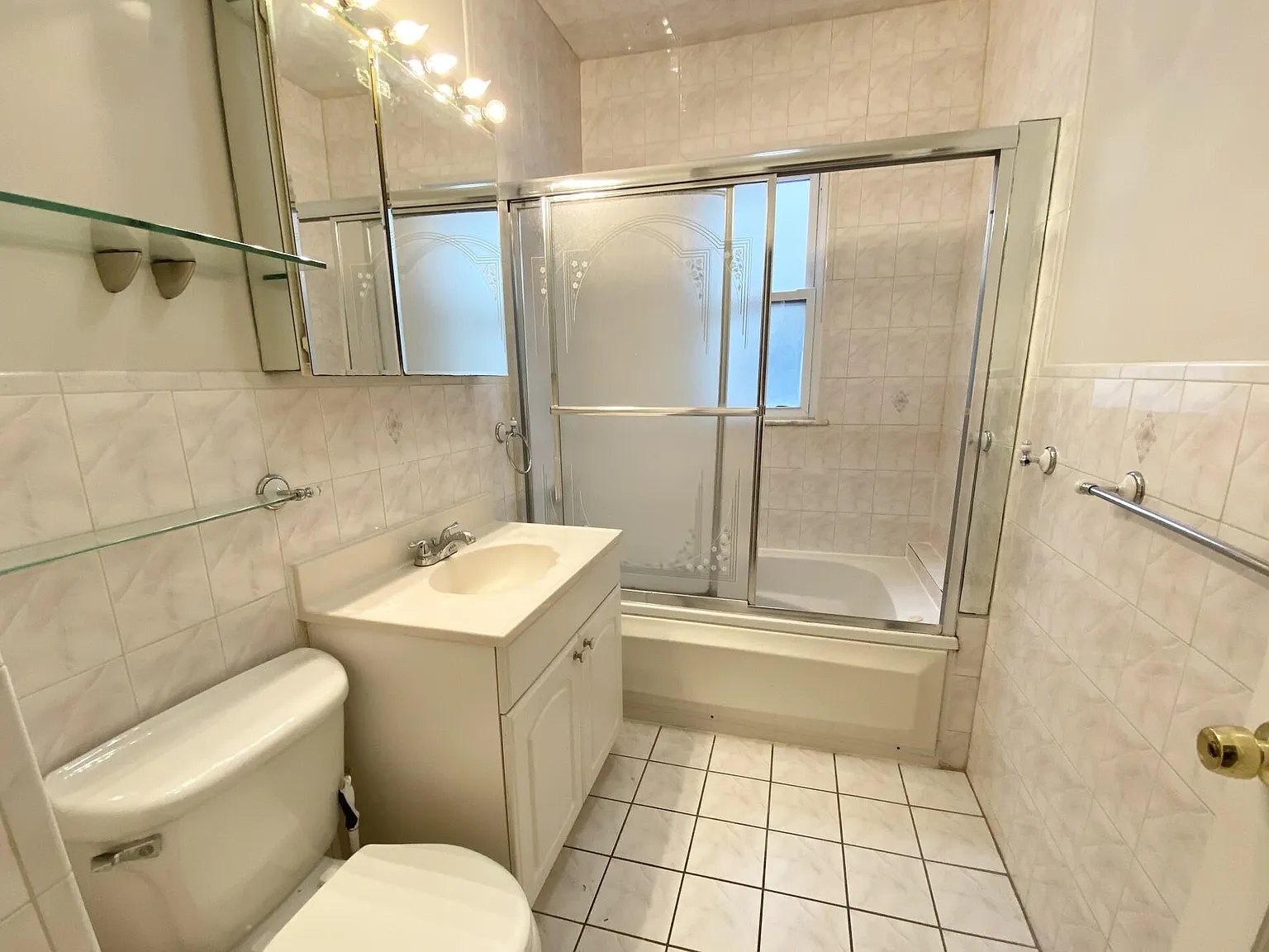 3 bed, $3,450 — Photo 2