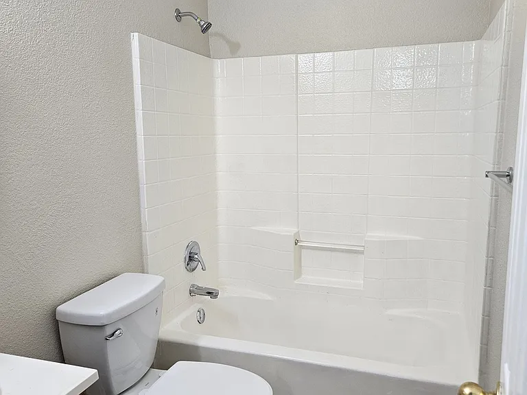 217D E Craven Ave — Photo 11