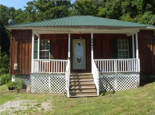 2447 Peytona Costa Rd, Peytona, WV 25154