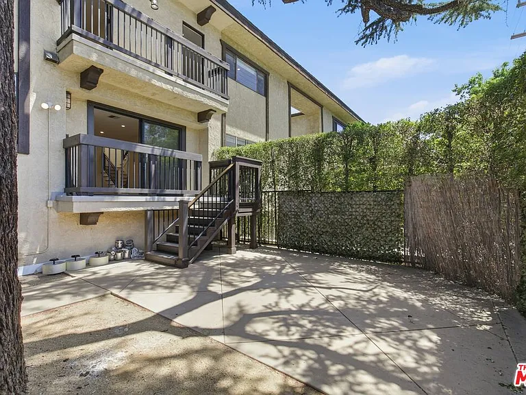 13025 W Moorpark St #101 — Photo 36