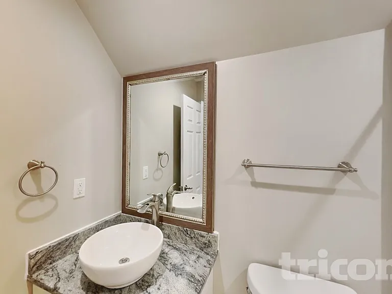 1026 Chelsea Dr — Photo 14