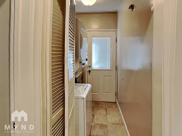 2401 W St — Photo 13