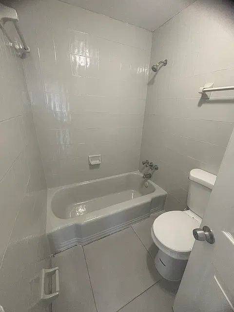 3 bed, 995 sqft, $2,400 — Photo 2