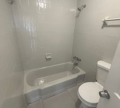 2nd image of 1140 NW 4th St APT 5