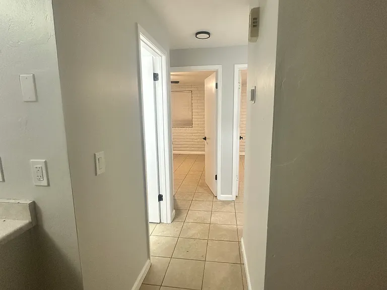569 Campbell St #D — Photo 4