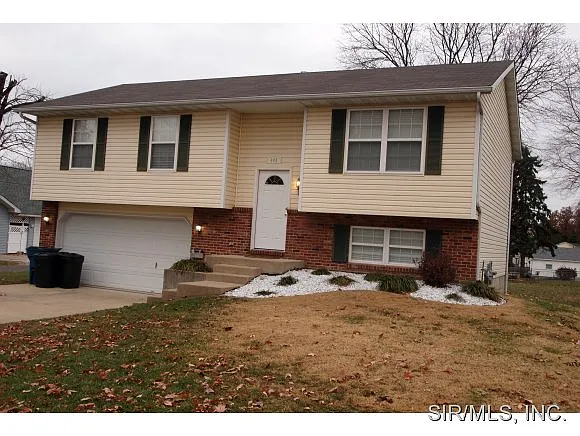 401 Willoughby Ln photo 1