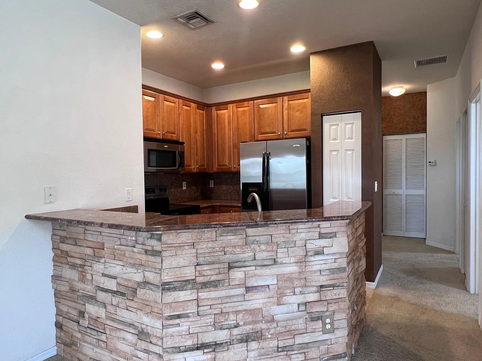 3 bed, 1417 sqft, $2,150 — Photo 4