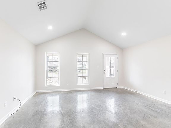 3rd image of 330A Jeanette St