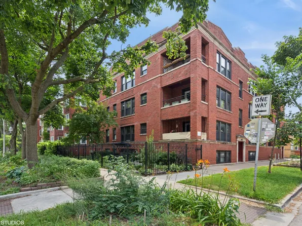 7463 N Seeley Ave #1, Chicago, IL 60645