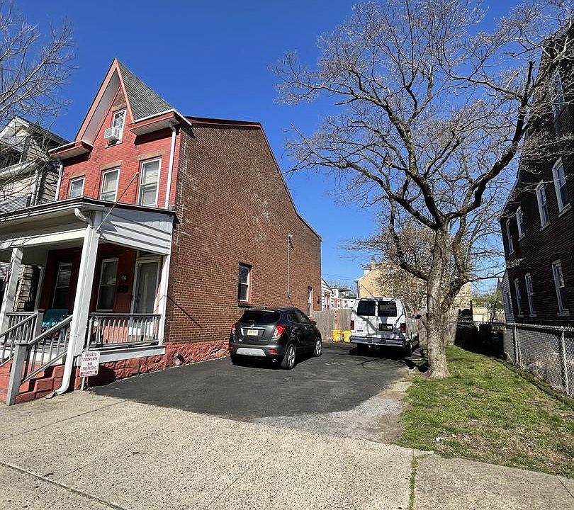 1st image of 16 Barnt Ave