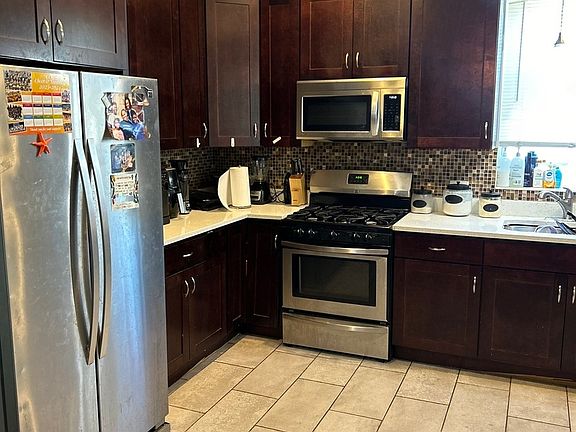 4th image of 219 N Lockwood Ave