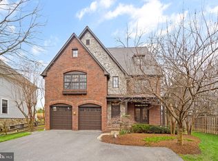 1516 Pathfinder Ln, Mc Lean, VA 22101