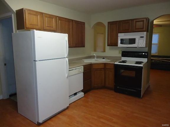 4th image of 3030 Caroline St