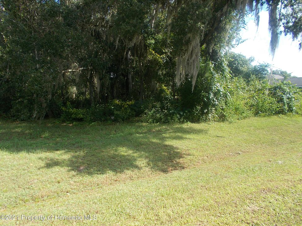 1st image of 2787 N Canterbury Lake Dr