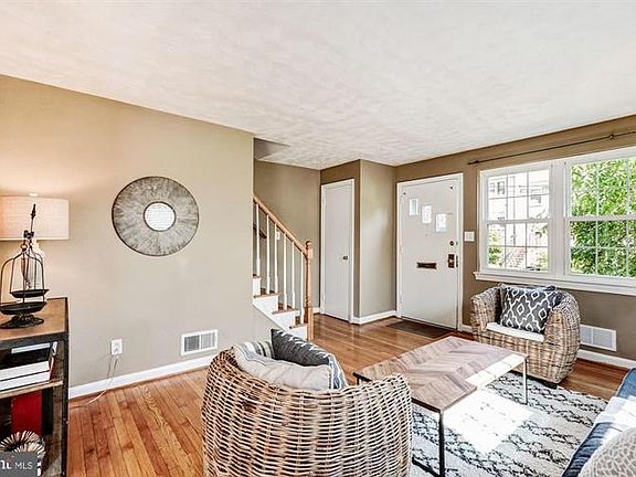 3rd image of 517A E Howell Ave
