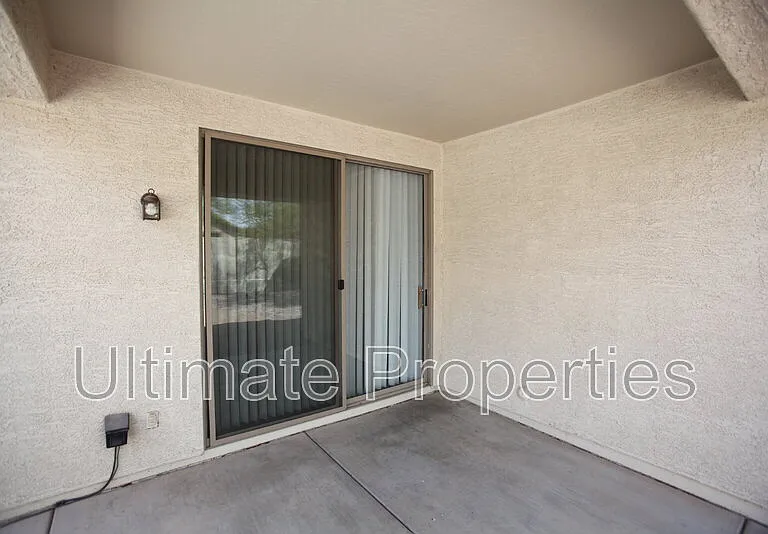 2230 W Oyer Ln — Photo 25