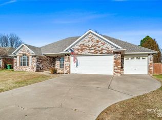 1882 Lancaster Dr, Springdale, AR 72762