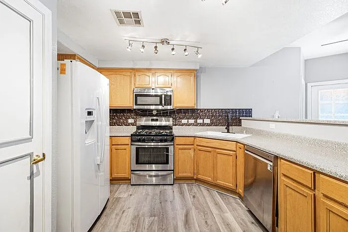 3400 Cabana Dr #1005