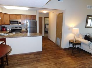 715 Folsom Ln APT 60, Lincoln, NE 68522
