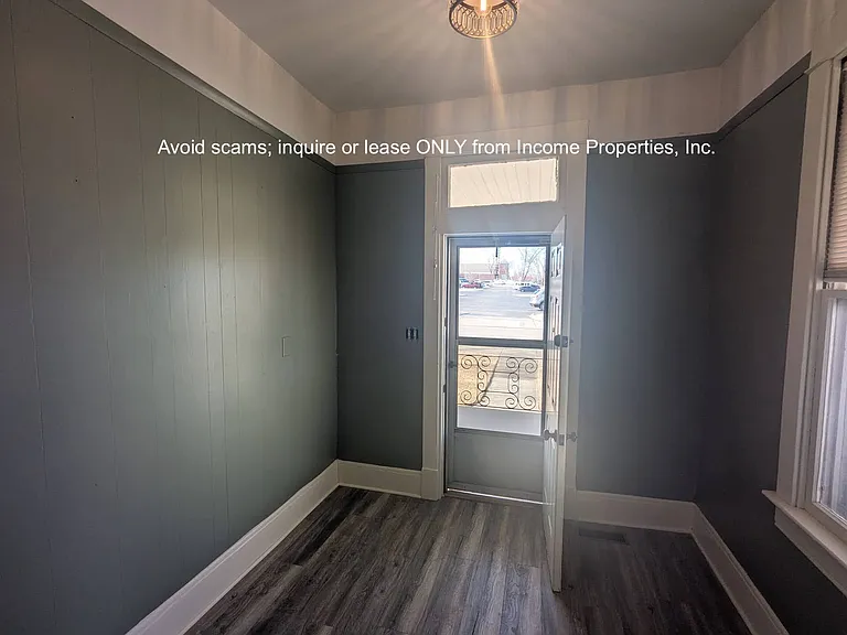 209 S Greenwood St — Photo 6