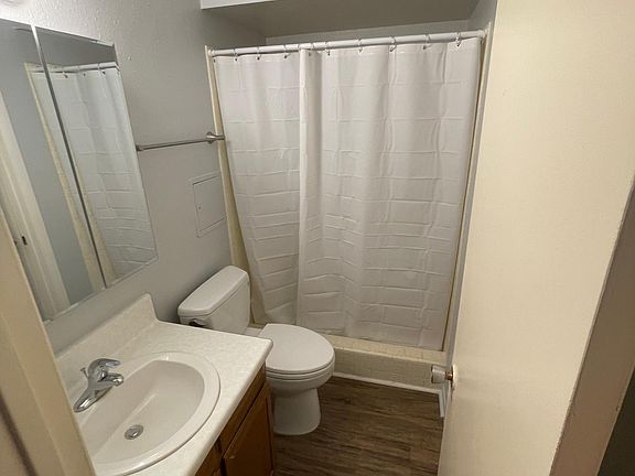 3rd image of 1438 W 7th Dr
