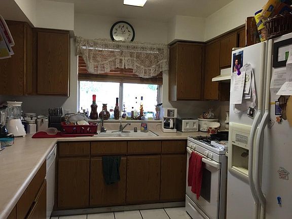2nd image of 843 Tempe Dr
