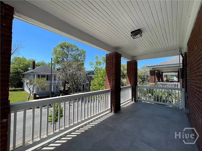 1014 E Anderson St — Photo 16