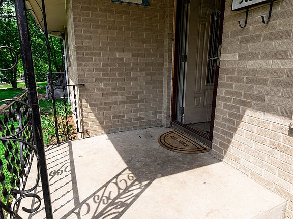 5th image of 515 Royal Ave